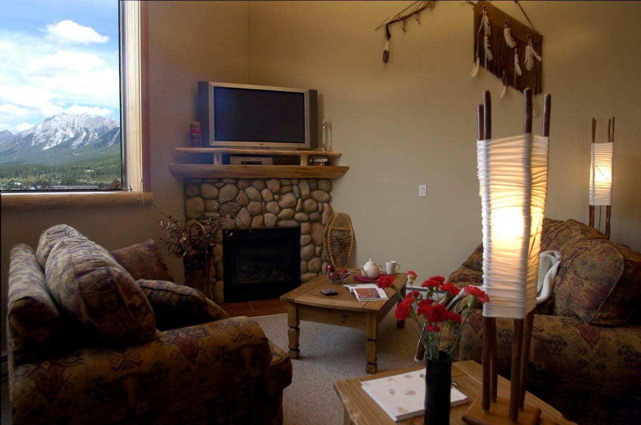 Apartment 406, Indigenous Artefacts Canmore Exterior foto