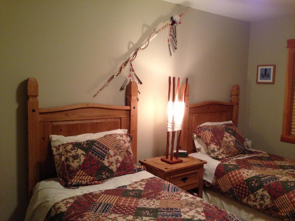 Apartment 406, Indigenous Artefacts Canmore Exterior foto