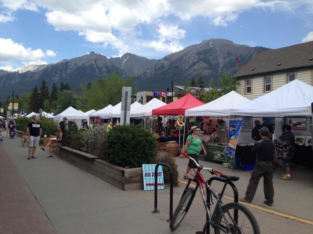 Apartment 406, Indigenous Artefacts Canmore Exterior foto