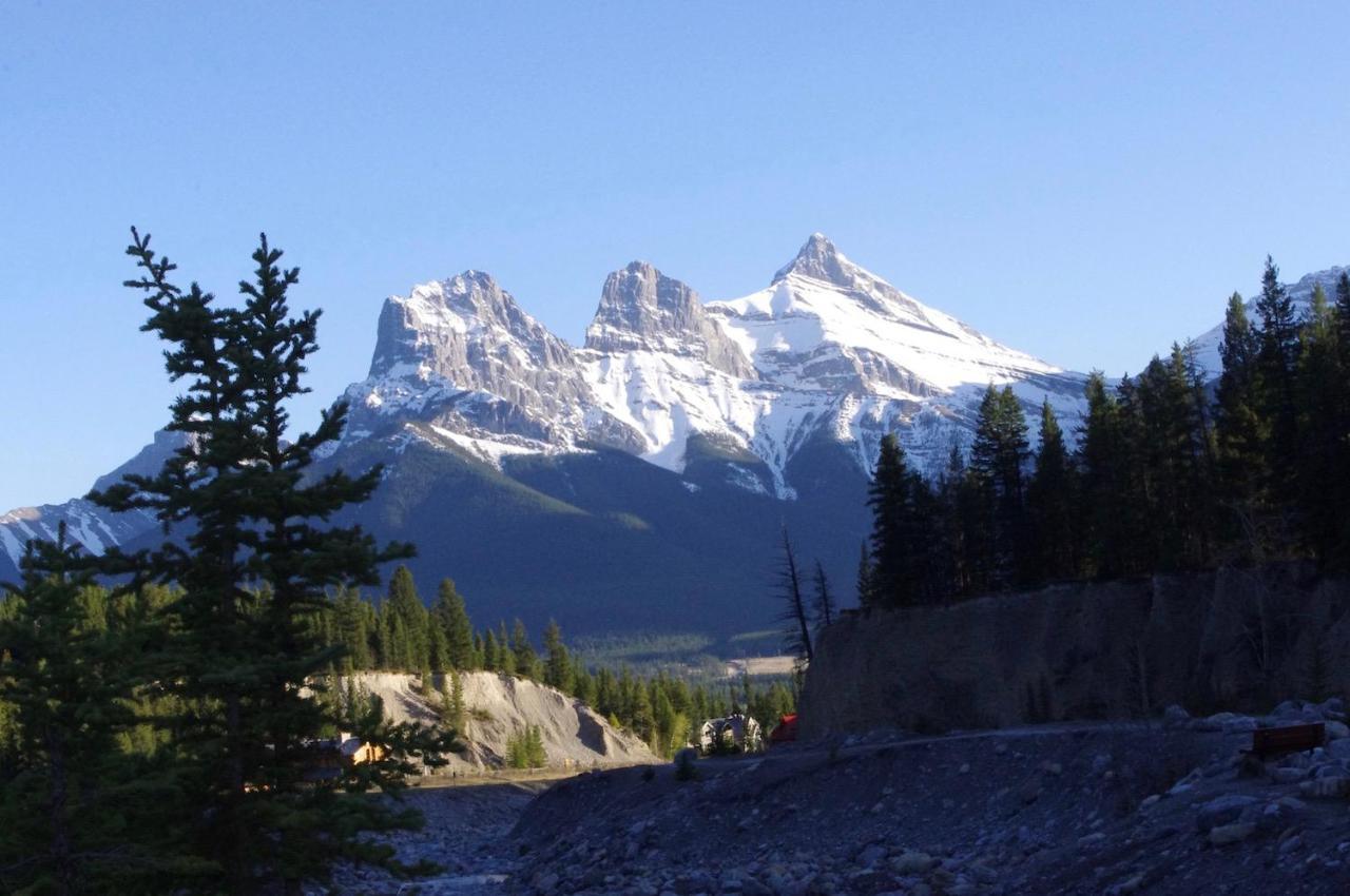 Apartment 406, Indigenous Artefacts Canmore Exterior foto